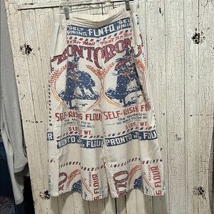 Jaded Gypsy flour sack cropped pants. Excellent condition. Size large